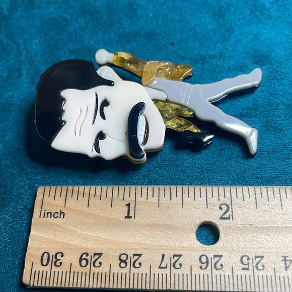 Acrylic Freddie Mercury Brooch - Picture 4 of 4